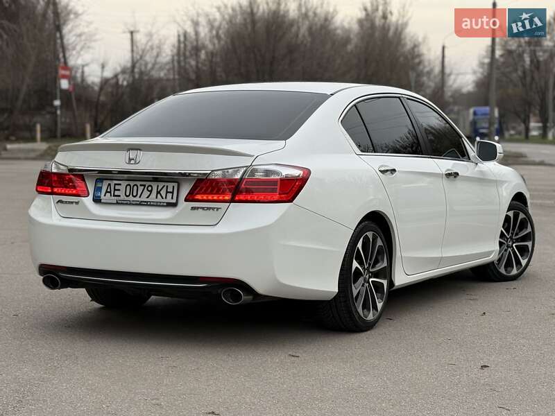 Седан Honda Accord 2013 в Днепре