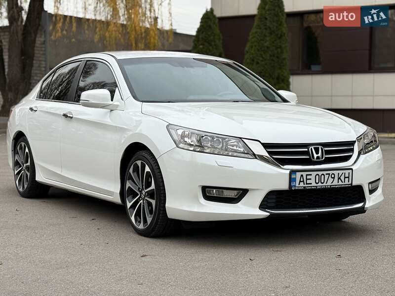 Седан Honda Accord 2013 в Днепре