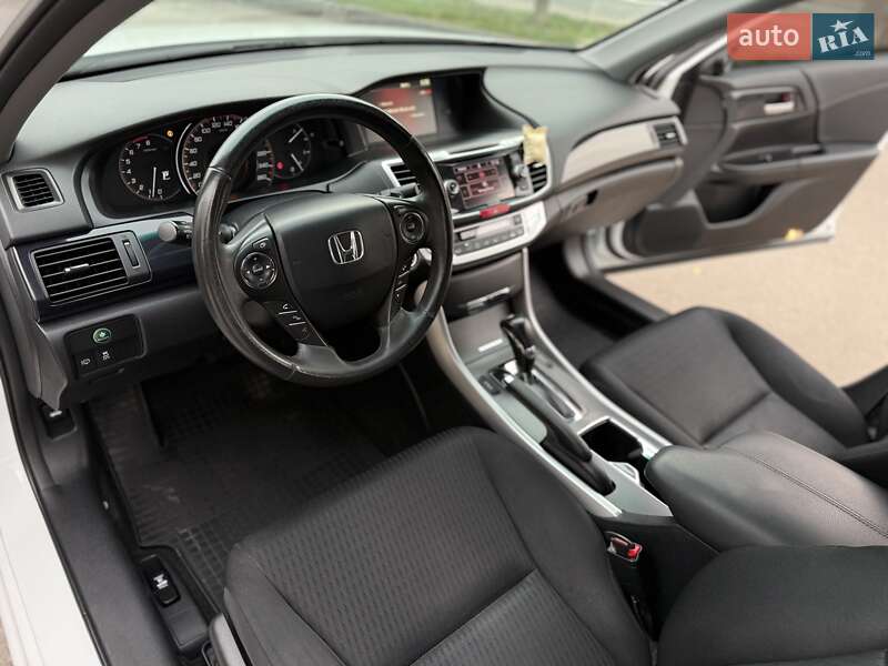 Седан Honda Accord 2013 в Днепре