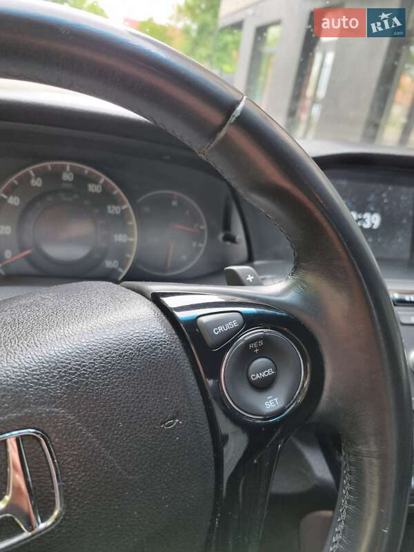 Седан Honda Accord 2015 в Ужгороді