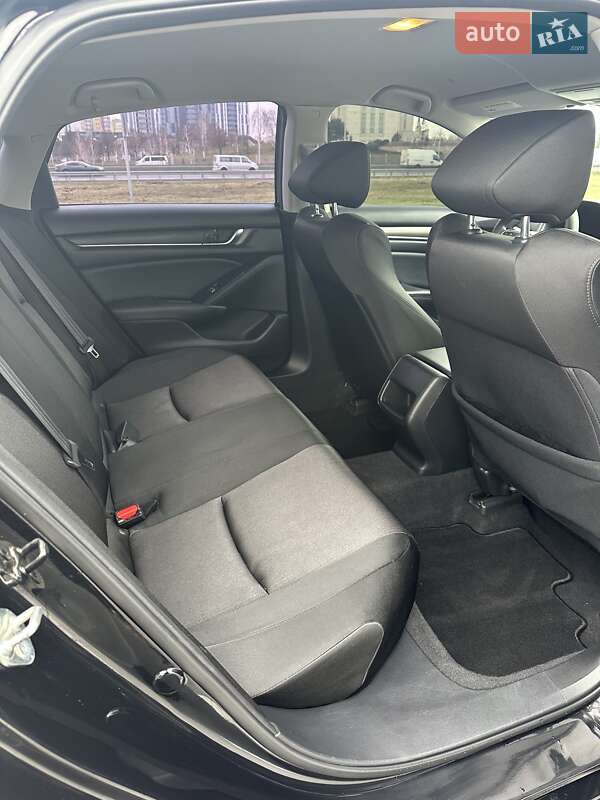 Седан Honda Accord 2018 в Киеве