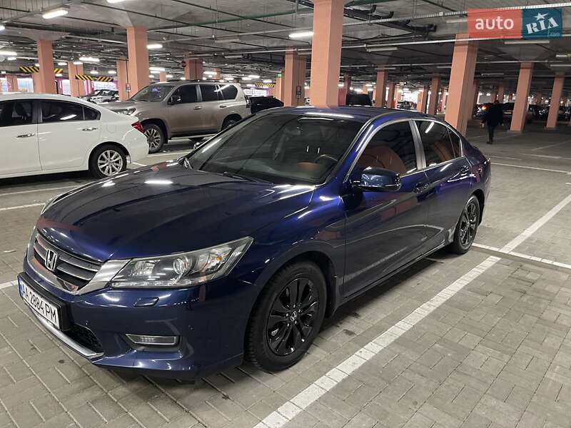Седан Honda Accord 2013 в Киеве