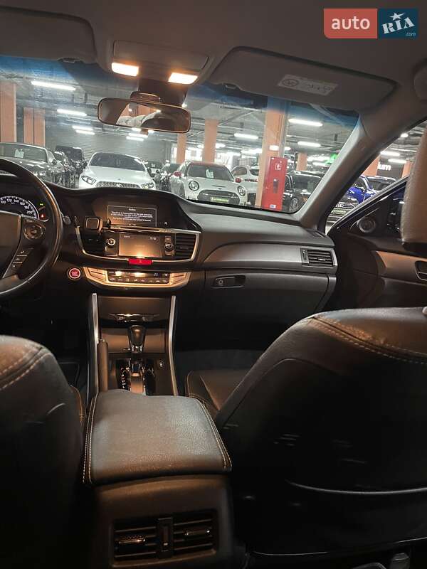 Седан Honda Accord 2013 в Киеве