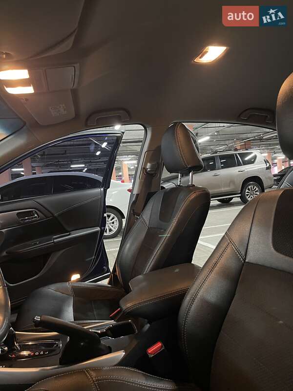 Седан Honda Accord 2013 в Киеве