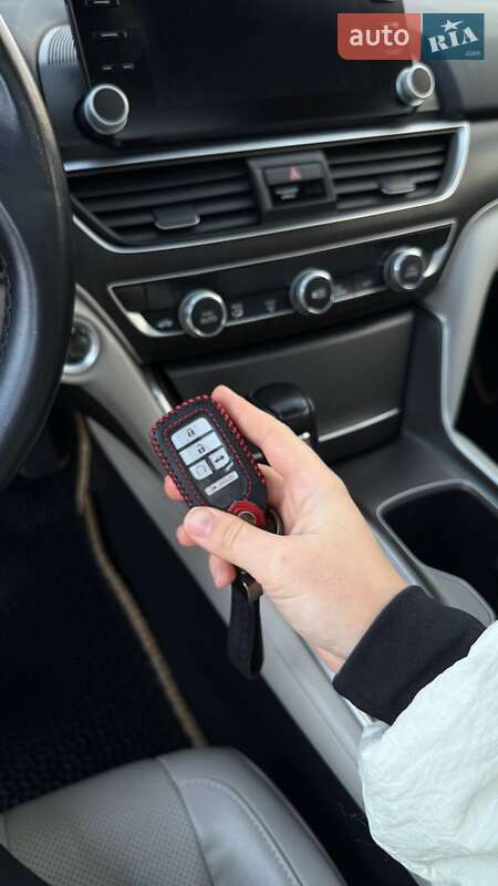 Седан Honda Accord 2018 в Одессе