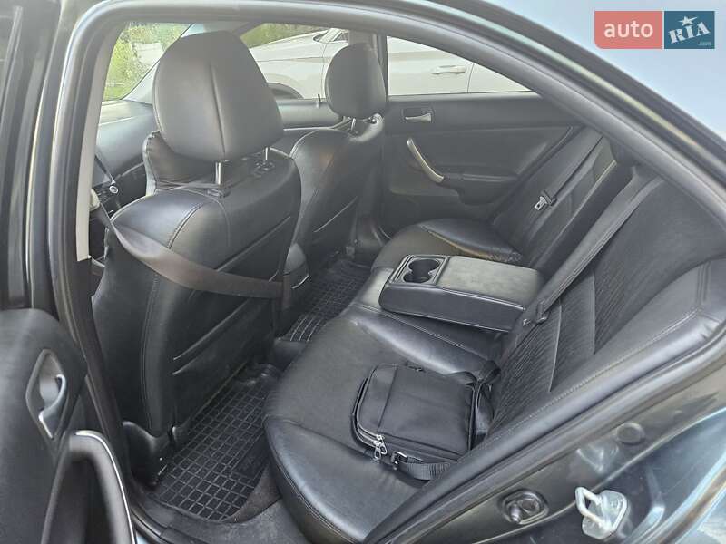 Седан Honda Accord 2005 в Киеве