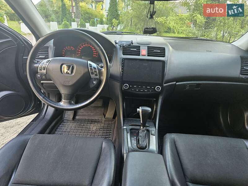 Седан Honda Accord 2005 в Киеве