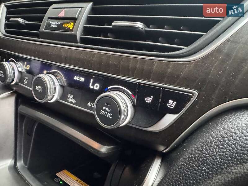 Седан Honda Accord 2018 в Львове