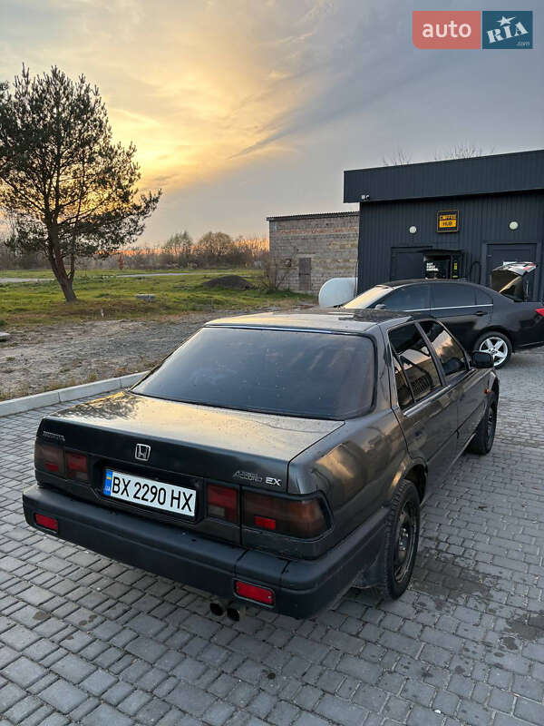 Седан Honda Accord 1988 в Барановке