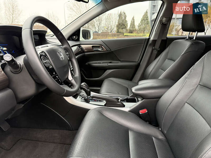 Седан Honda Accord 2016 в Киеве