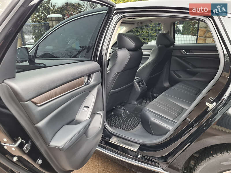 Седан Honda Accord 2018 в Львове