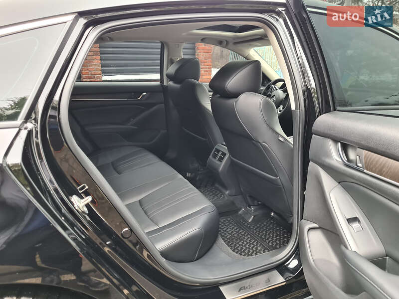 Седан Honda Accord 2018 в Львове