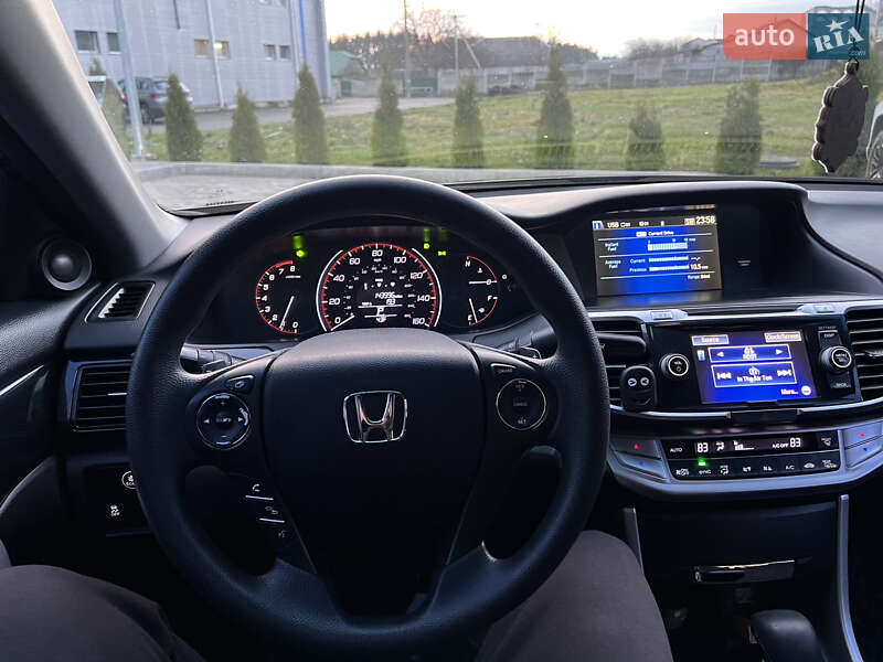 Купе Honda Accord 2012 в Малине