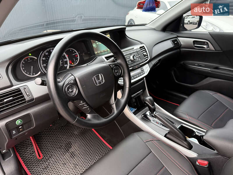 Седан Honda Accord 2015 в Одессе