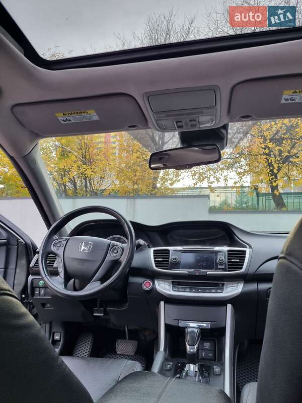 Седан Honda Accord 2014 в Киеве