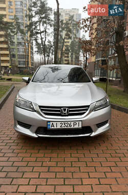 Седан Honda Accord 2015 в Києві