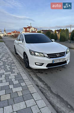 Седан Honda Accord 2015 в Рівному