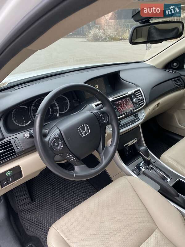 Седан Honda Accord 2015 в Киеве фото 11 Седан Honda Accord 2015 в Киеве