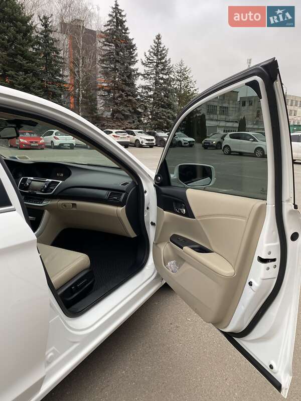 Седан Honda Accord 2015 в Киеве фото 19 Седан Honda Accord 2015 в Киеве