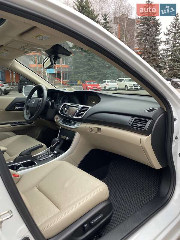 Седан Honda Accord 2015 в Киеве фото 21 Седан Honda Accord 2015 в Киеве