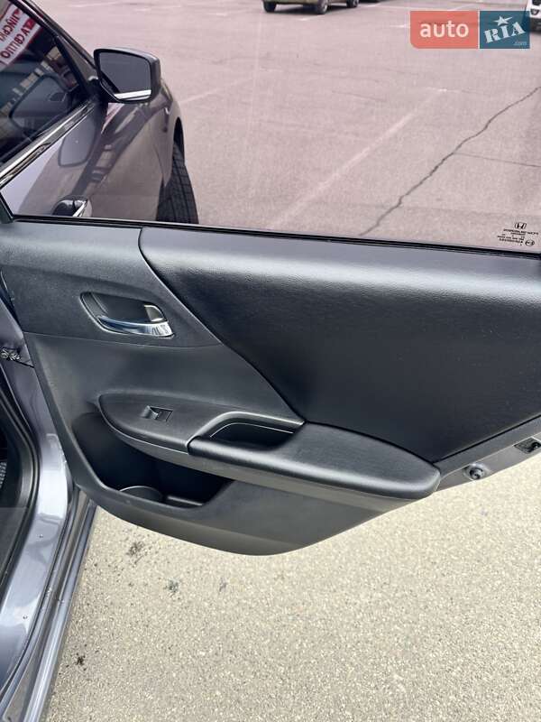 Седан Honda Accord 2015 в Киеве фото 20 Седан Honda Accord 2015 в Киеве