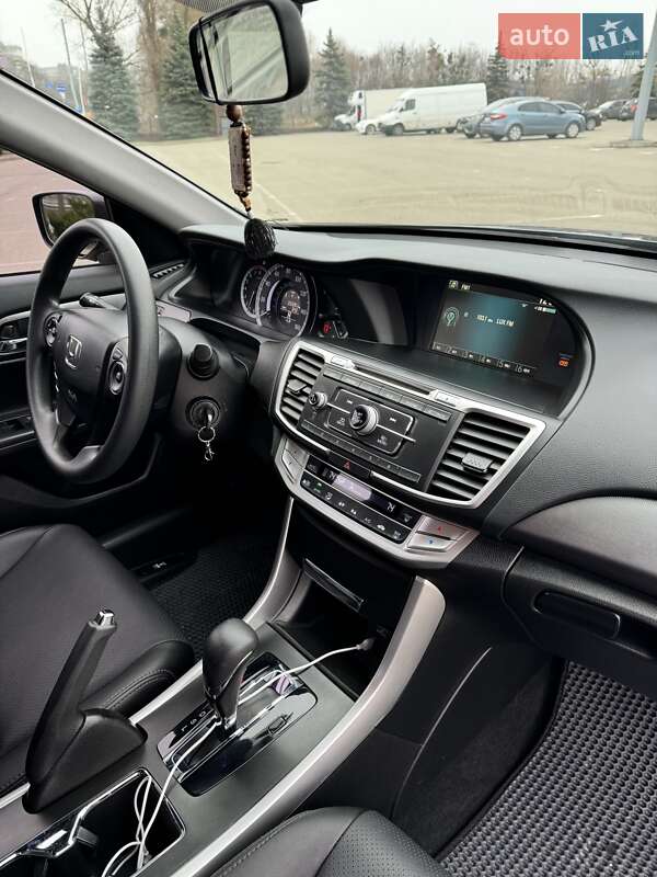 Седан Honda Accord 2015 в Киеве фото 25 Седан Honda Accord 2015 в Киеве