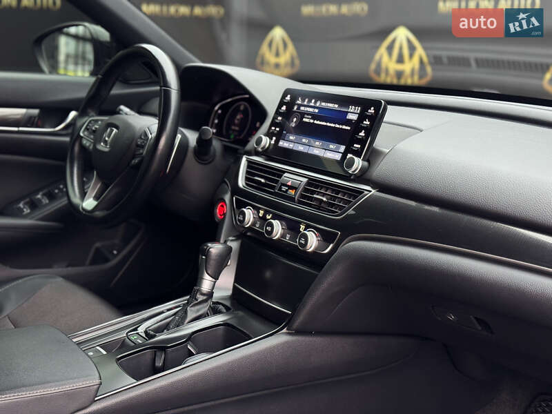 Седан Honda Accord 2020 в Киеве