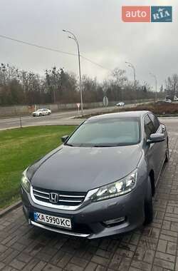 Седан Honda Accord 2013 в Киеве