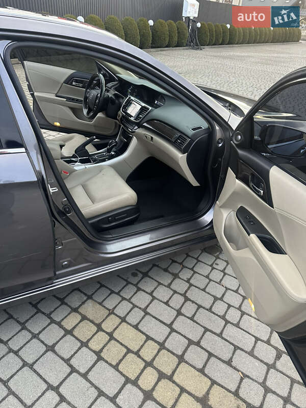 Седан Honda Accord 2016 в Львове