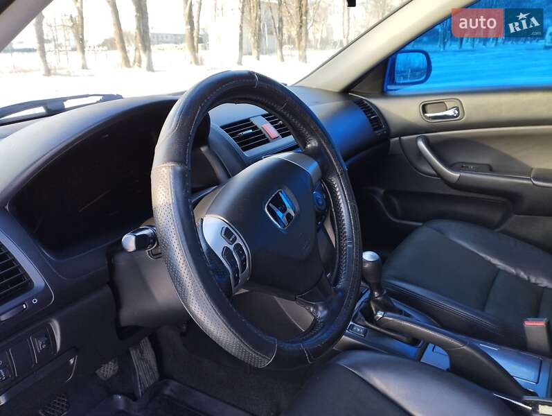 Седан Honda Accord 2004 в Бурині