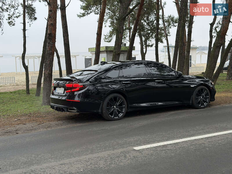 Седан Honda Accord 2018 в Черкасах