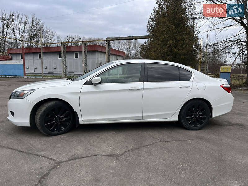 Седан Honda Accord 2014 в Львові