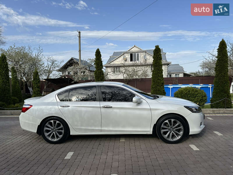 Седан Honda Accord 2013 в Косові