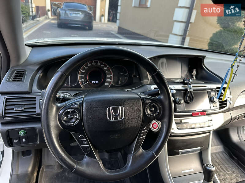 Седан Honda Accord 2013 в Косові