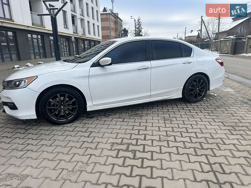 Седан Honda Accord 2016 в Івано-Франківську