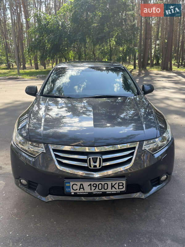 Седан Honda Accord 2012 в Черкасах