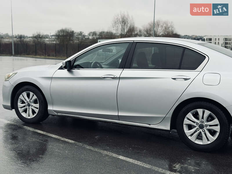 Седан Honda Accord 2014 в Ровно