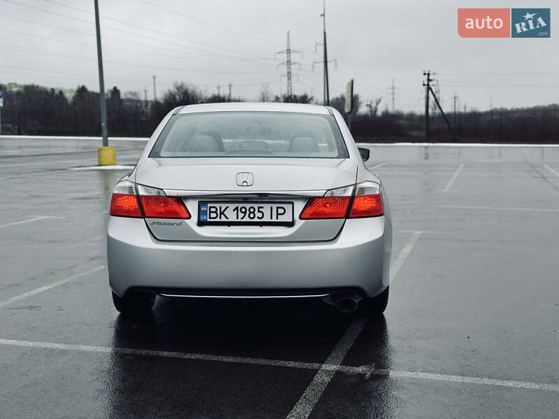 Седан Honda Accord 2014 в Ровно