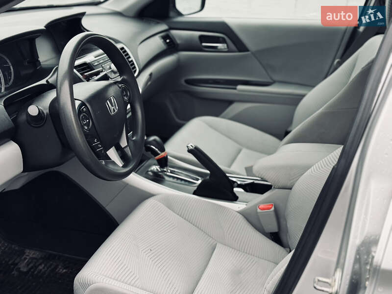 Седан Honda Accord 2014 в Ровно