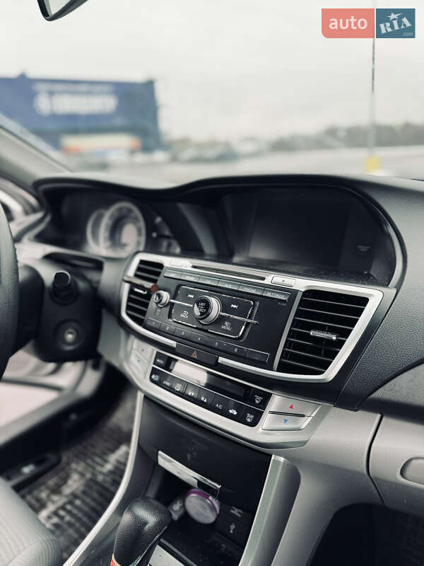 Седан Honda Accord 2014 в Ровно