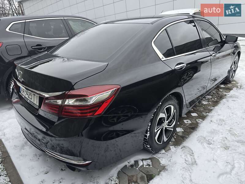 Седан Honda Accord 2017 в Киеве