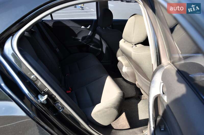 Седан Honda Accord 2012 в Києві