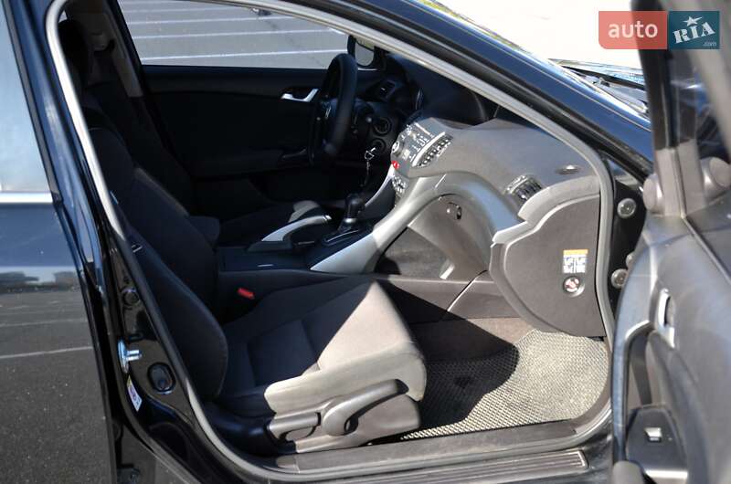 Седан Honda Accord 2012 в Києві