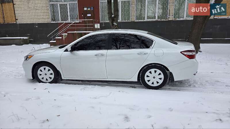 Седан Honda Accord 2017 в Киеве