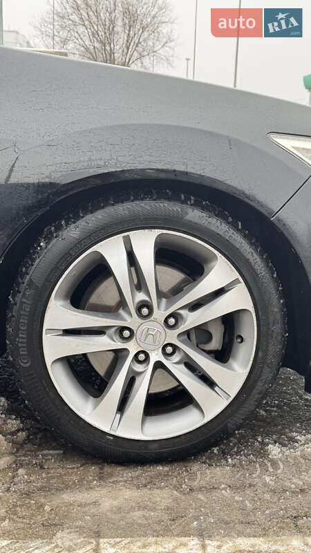 Седан Honda Accord 2012 в Києві