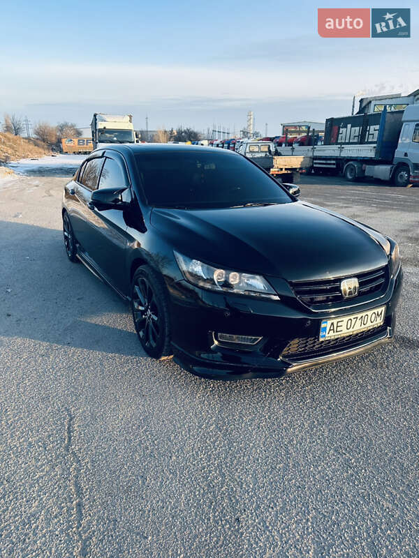 Седан Honda Accord 2013 в Днепре