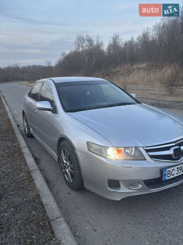 Седан Honda Accord 2005 в Новояворовске