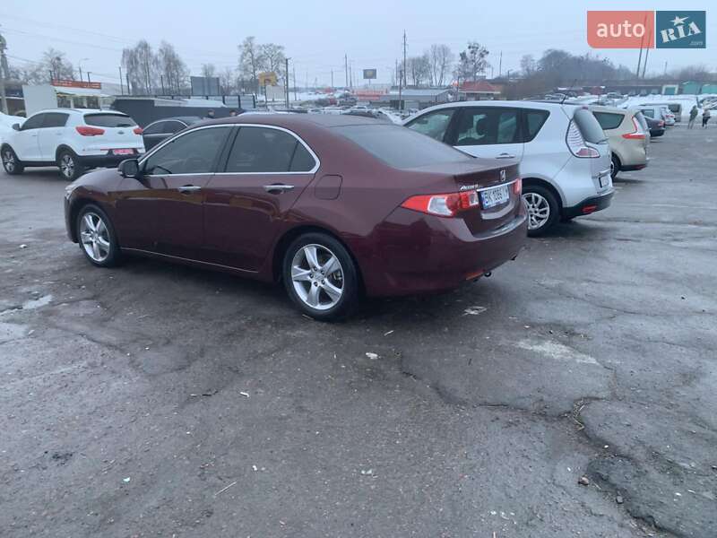 Седан Honda Accord 2010 в Ровно