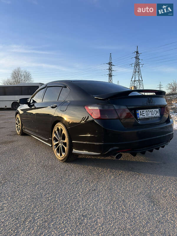 Седан Honda Accord 2013 в Днепре