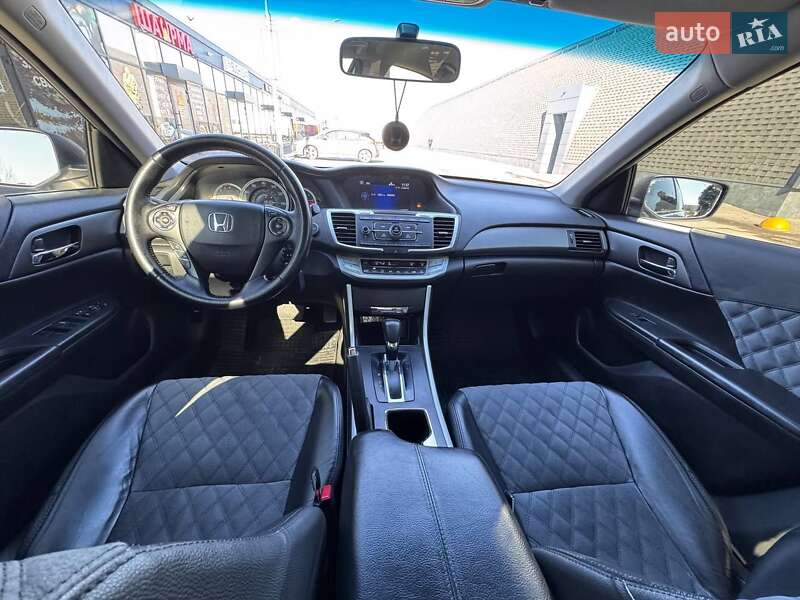 Седан Honda Accord 2013 в Днепре